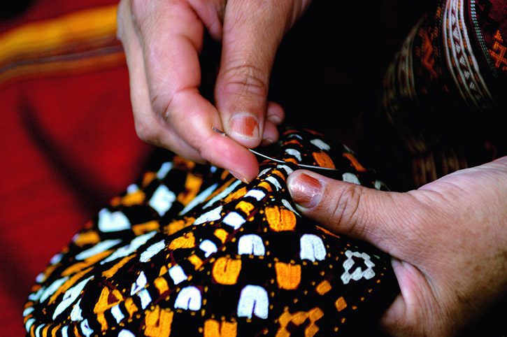 Fig. 15. Takhya-making process. 2014. Turkmen.Ru, http://turkmen.ru/node/53. Accessed 5 Dec. 2023.