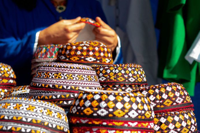 Fig. 21. Back to School Bazaars Open in Turkmenistan. 2 Aug. 2019. Business Turkmenistan, https://business.com.tm/multimedia/4198/back-to-school-bazaars-open-in-turkmenistan. Accessed 5 Dec. 2023.